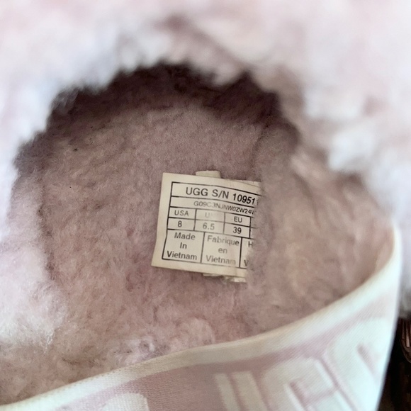 UGG fluff yeah slide - Picture 3 of 5